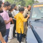 देवरिया :: नेता के पुत्र ने पेश की मानवता की मिसाल, डूबती युवती की बचाई जान